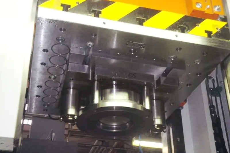 СИСТЕМА ЗАЖИМА ШТАМПОВ STAMPTEC